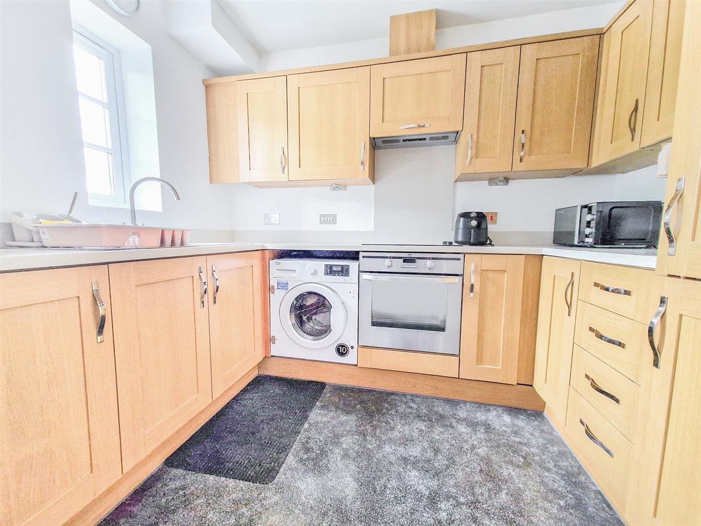 2 bed property in Mill Lane, Bedford